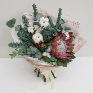 Рождественский букет с королевской протеей