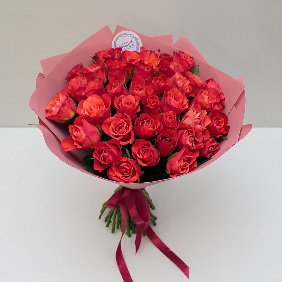 Букет из 41 коралловой розы