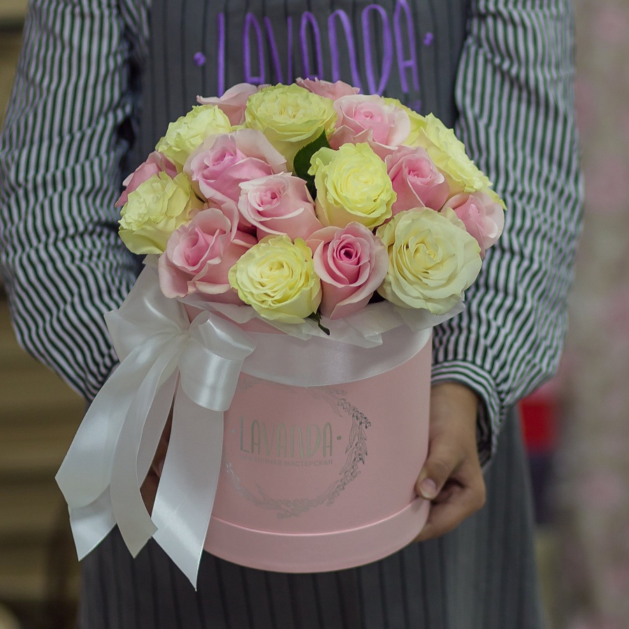 Розовая коробочка Эквадорских роз