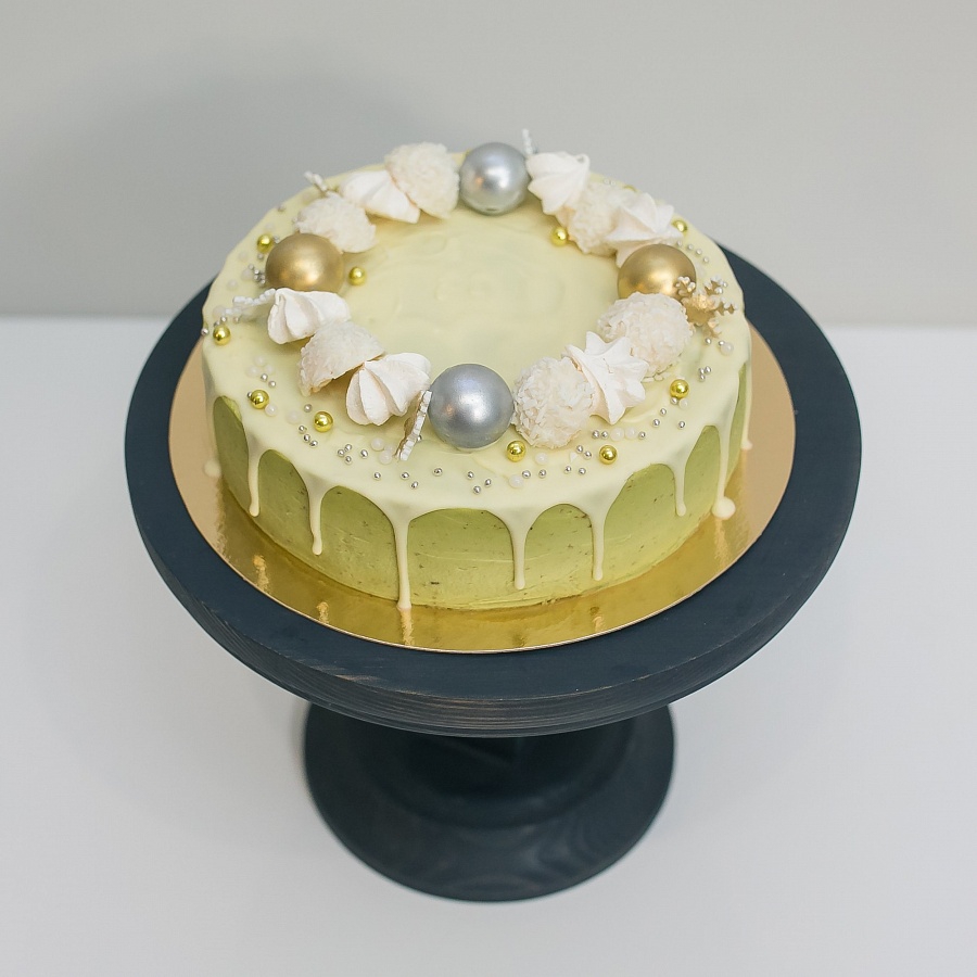 Торт «Рождественский с матчей» 1кг.