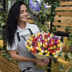 101 Голландский тюльпан в матовой пленке