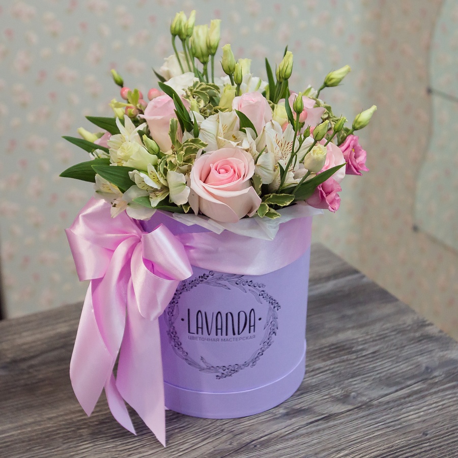 Коробочка нежных цветов с питтоспорумом