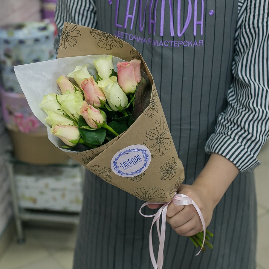 Букетик Кенийских роз в крафте