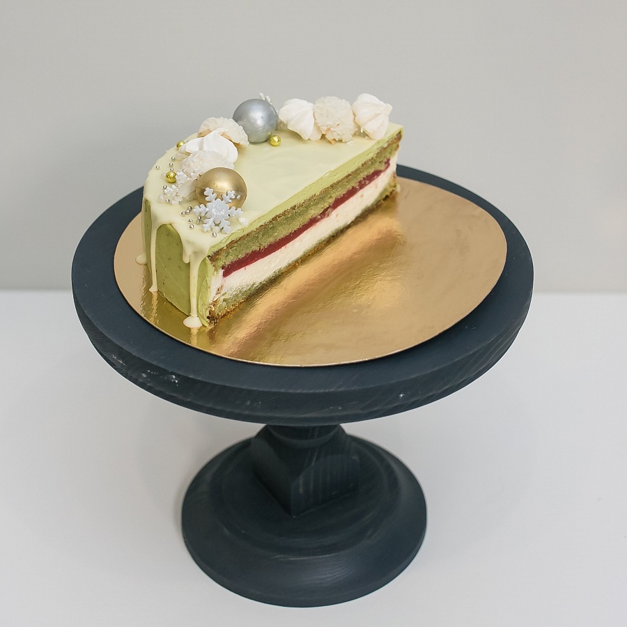 Торт «Рождественский с матчей» 1кг.