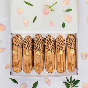 Набор из 6 эклеров «Карамель»