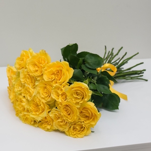 25 желтых роз 50 см.