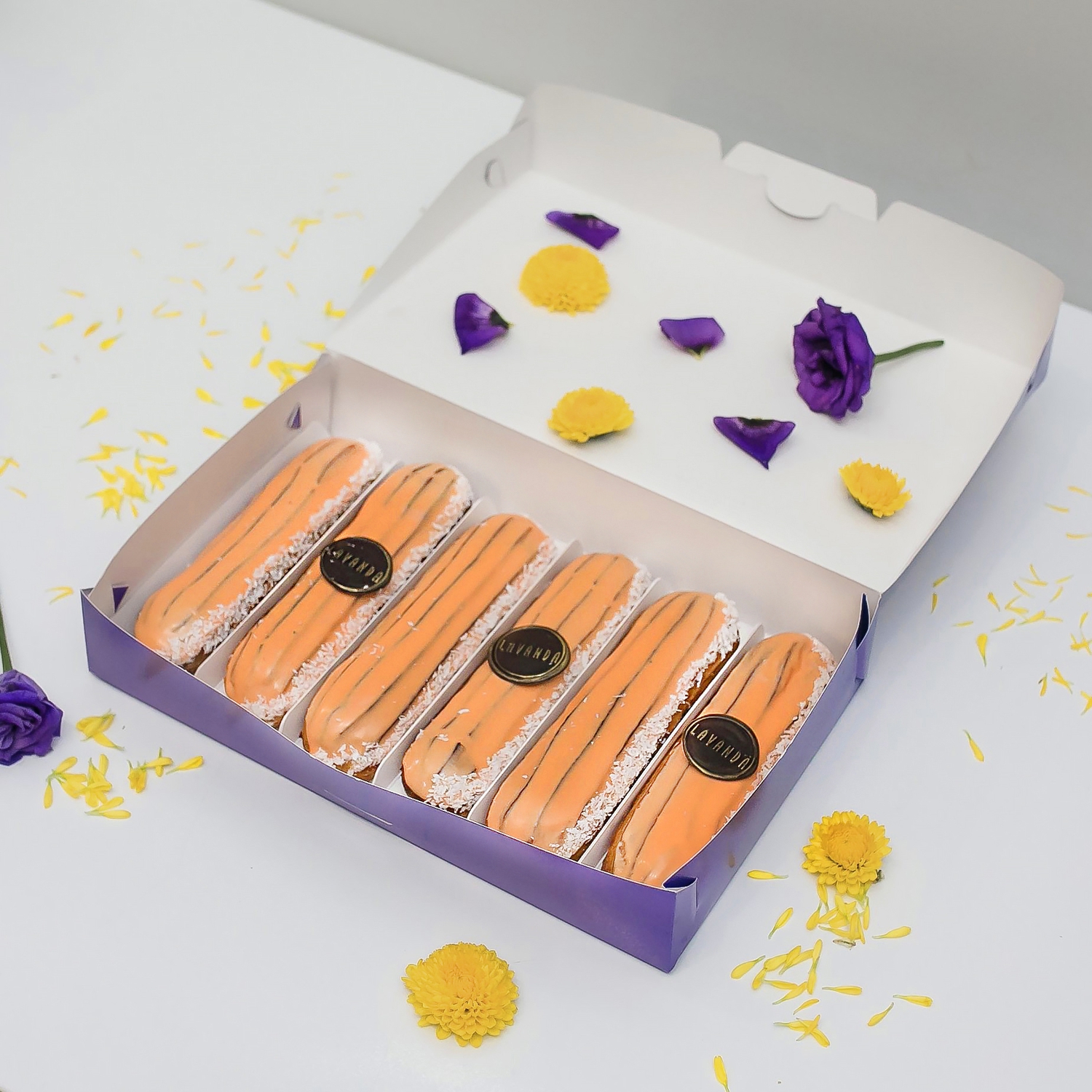 Набор из 6 эклеров «Маракуйя»