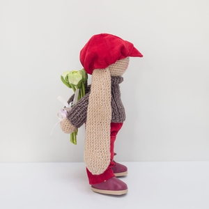 Зайчик с букетом ручной работы