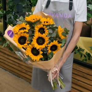 Букет летних подсолнухов