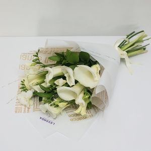 Букет из калл и фрезии