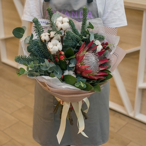 Рождественский букет с королевской протеей