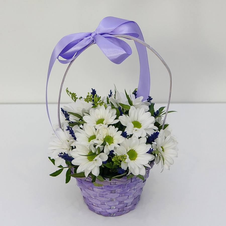 Цветочная корзинка с лавандой