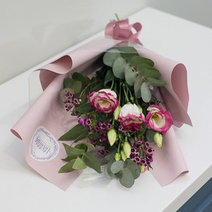 Букетик хамелациум с эвкалиптом