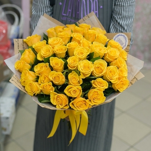 45 желтых Кенийских роз 40 см.