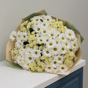 Букет ромашковых хризантем