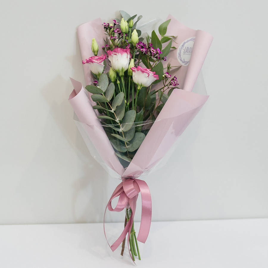 Букетик хамелациум с эвкалиптом