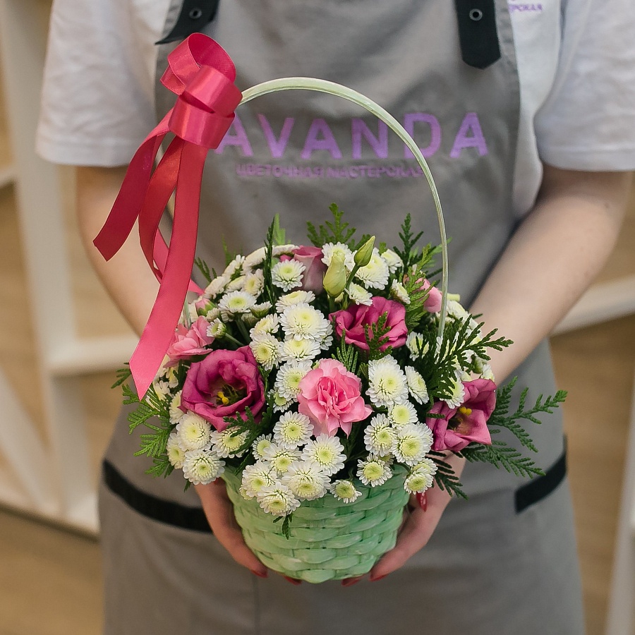 Цветочная корзинка с туей