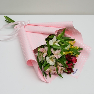 5 альстромерий в розовом оформлении