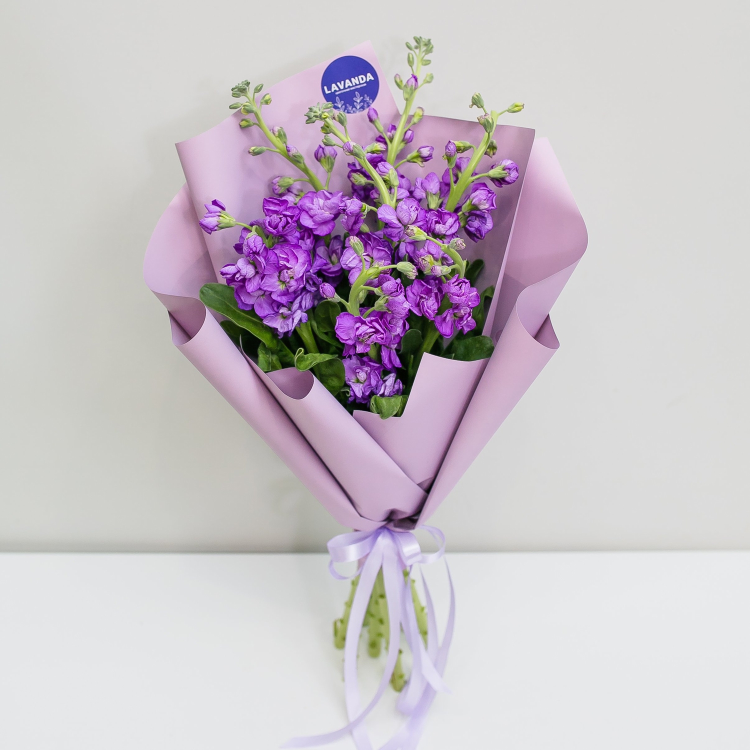 Букет фиолетовых маттиол