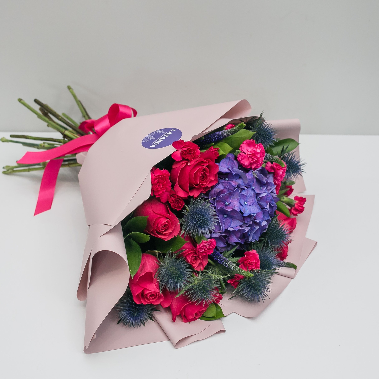 Экзотический букет с эрингиумом