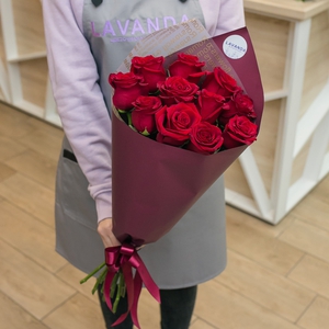 11 красных Эквадорских роз 50 см.
