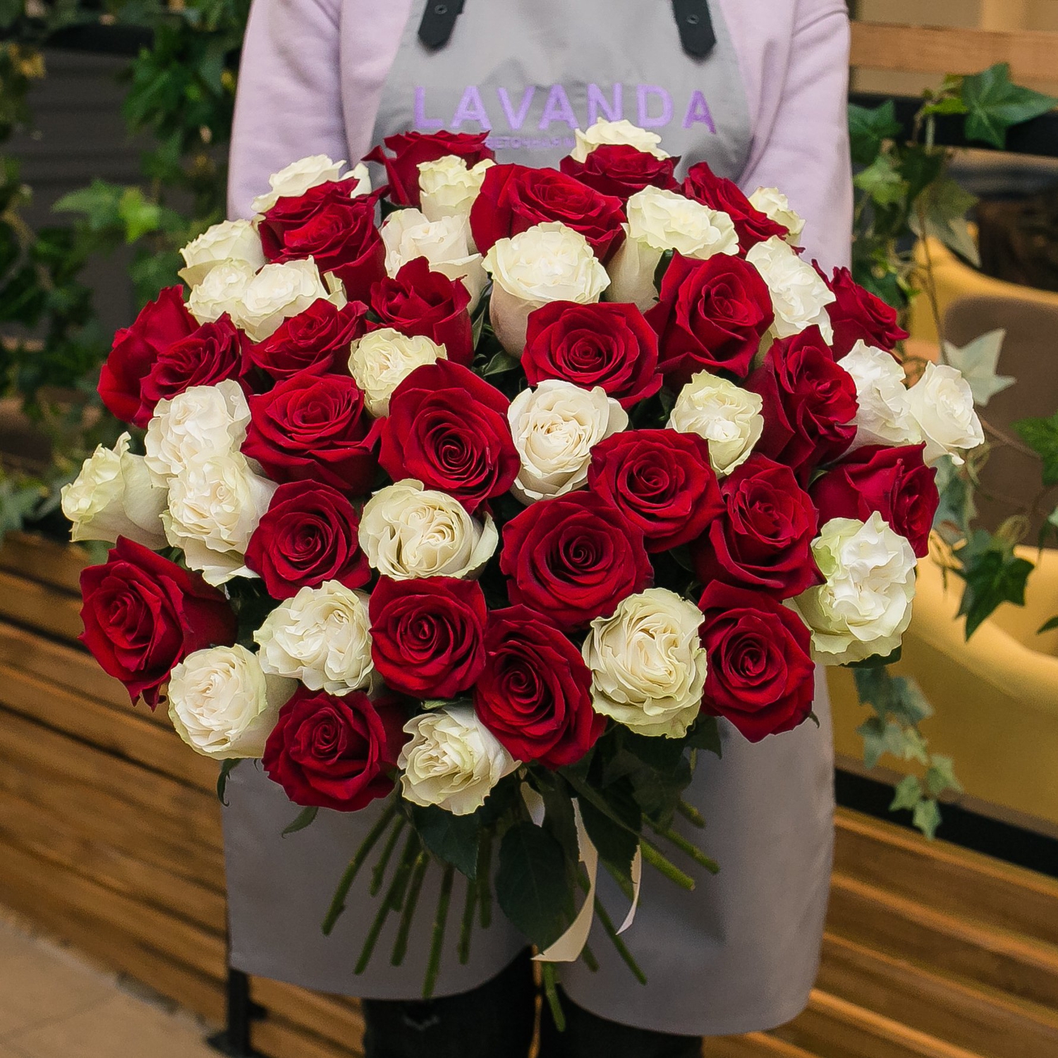 51 Эквадорская роза 60 см.