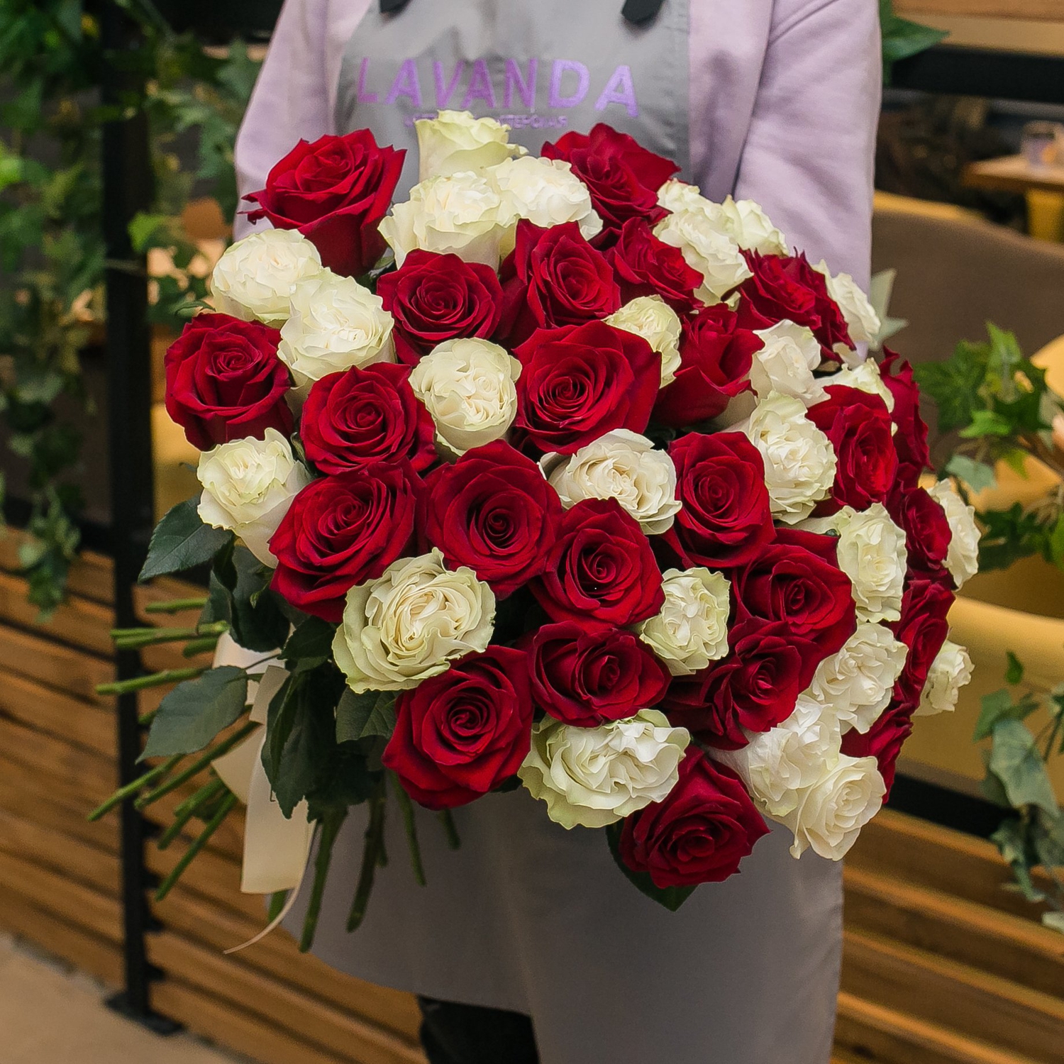 51 Эквадорская роза 60 см.