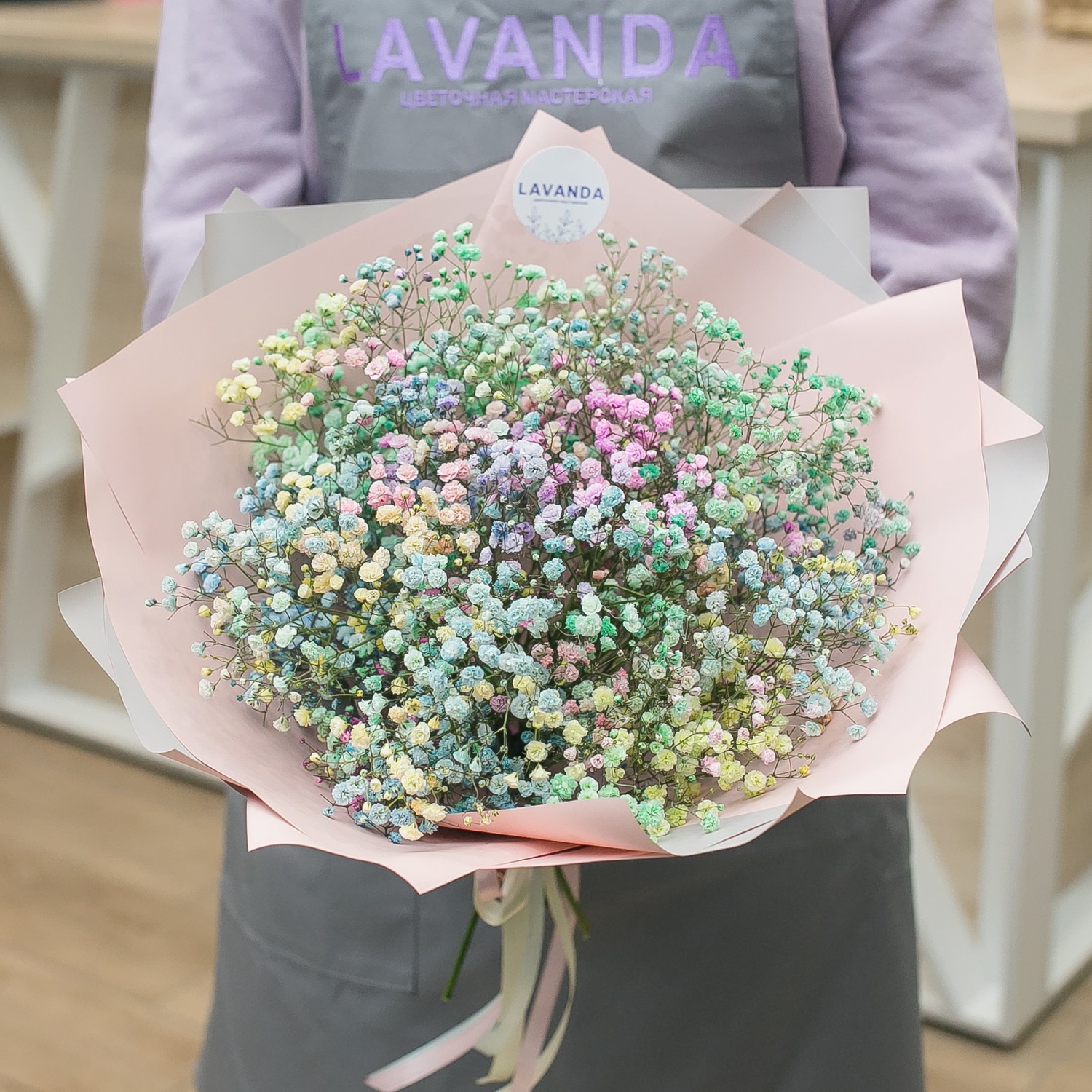 Букет крашенных гипсофил