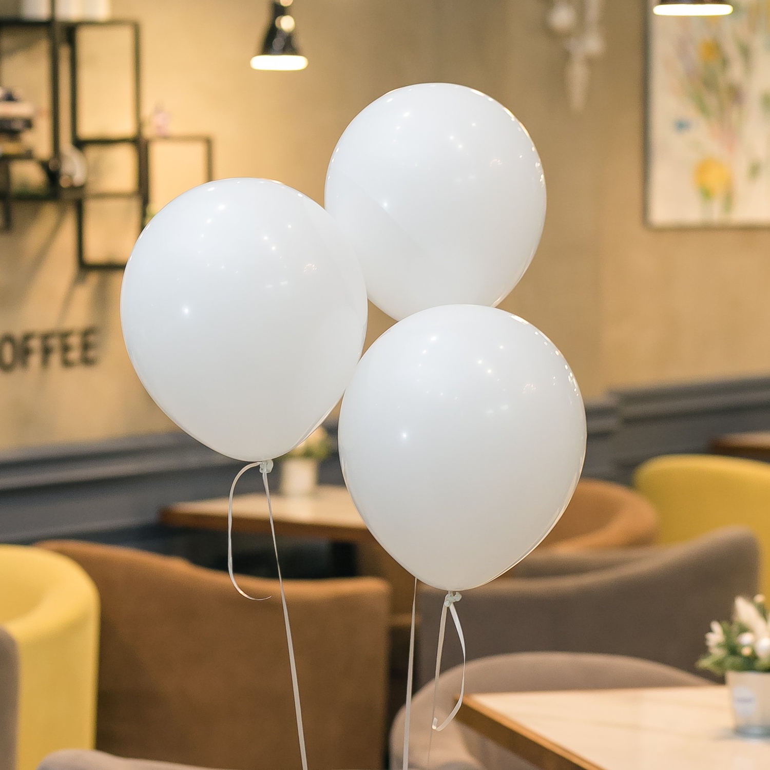 Белый шар с гелием