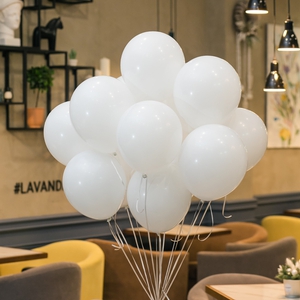 Белый шар с гелием