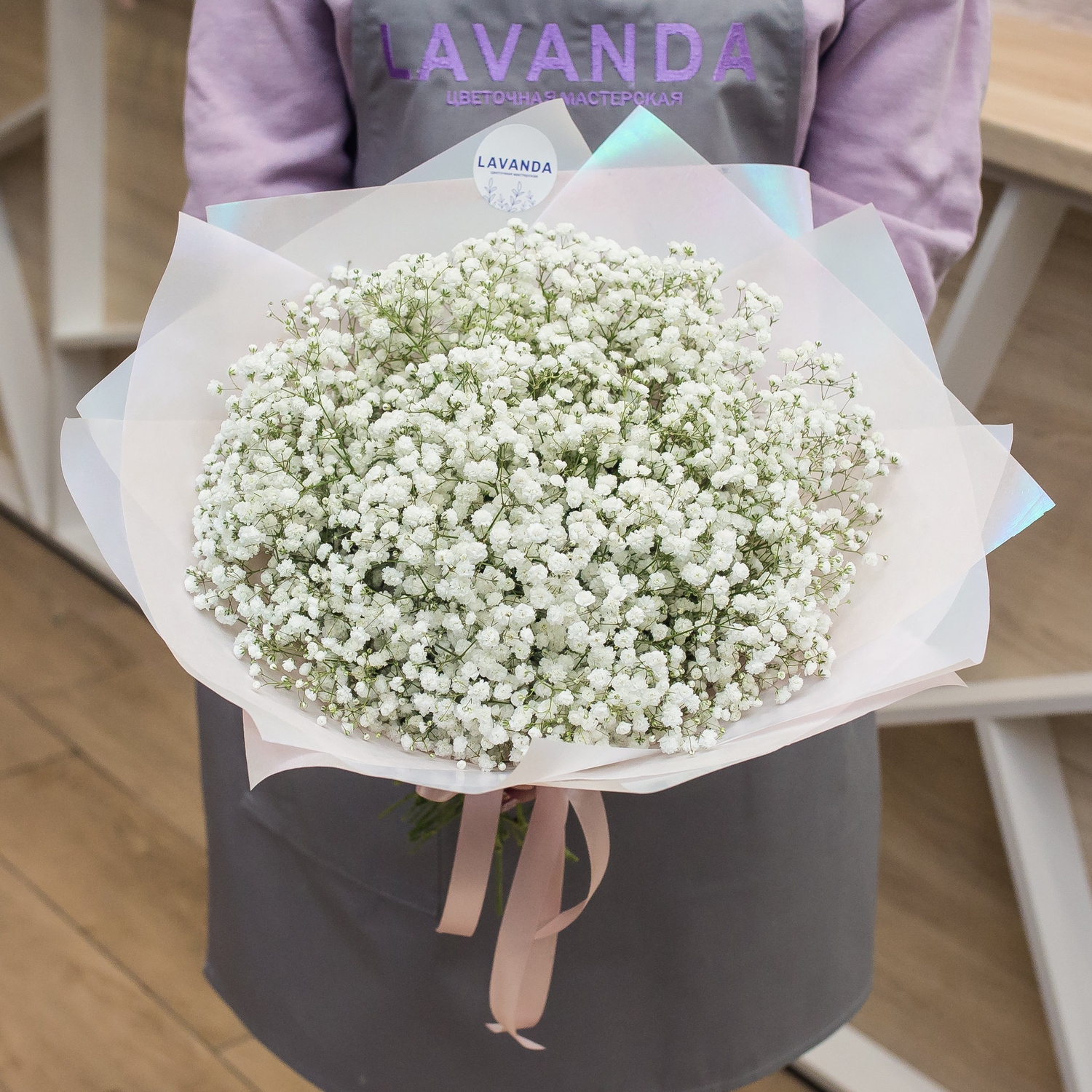 Пышный букет белоснежных гипсофил