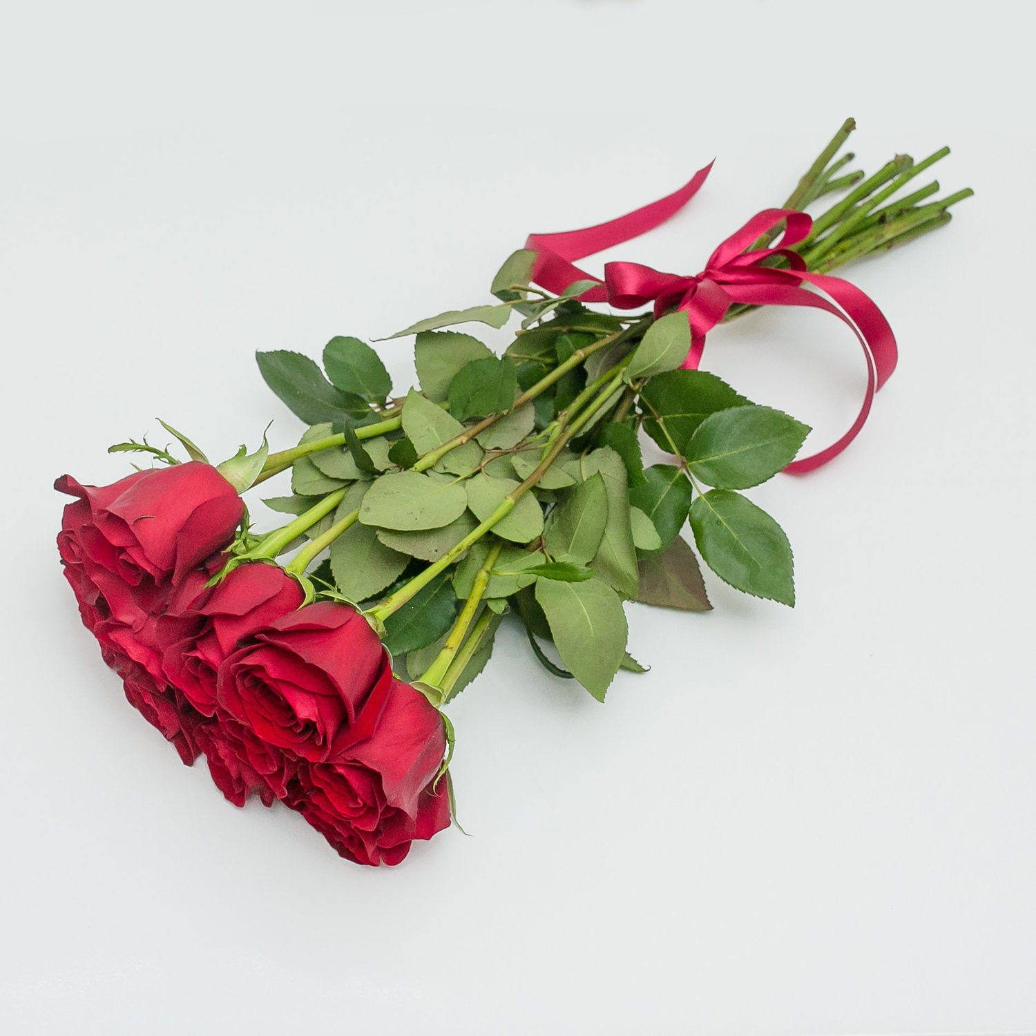 11 красных роз 50 см.